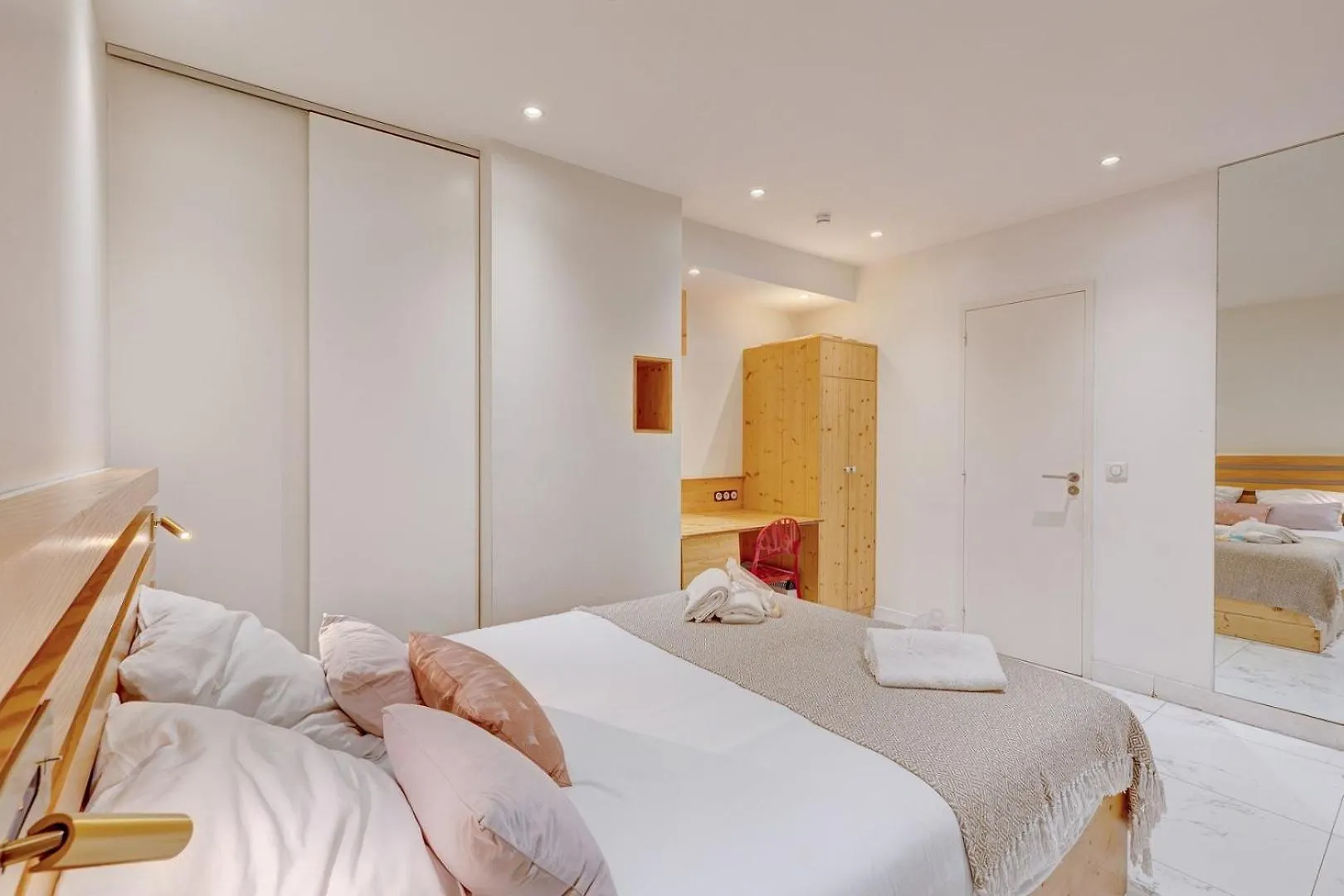 296 Suite Ponceau - Superb Apartment In Parijs Frankrijk